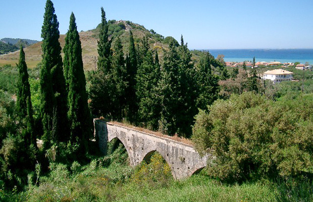 Vrysakia aqueduct